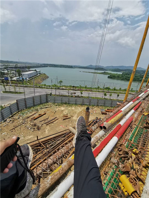 邗江区作业中发生设备损坏或人员意外，责任怎么划分？